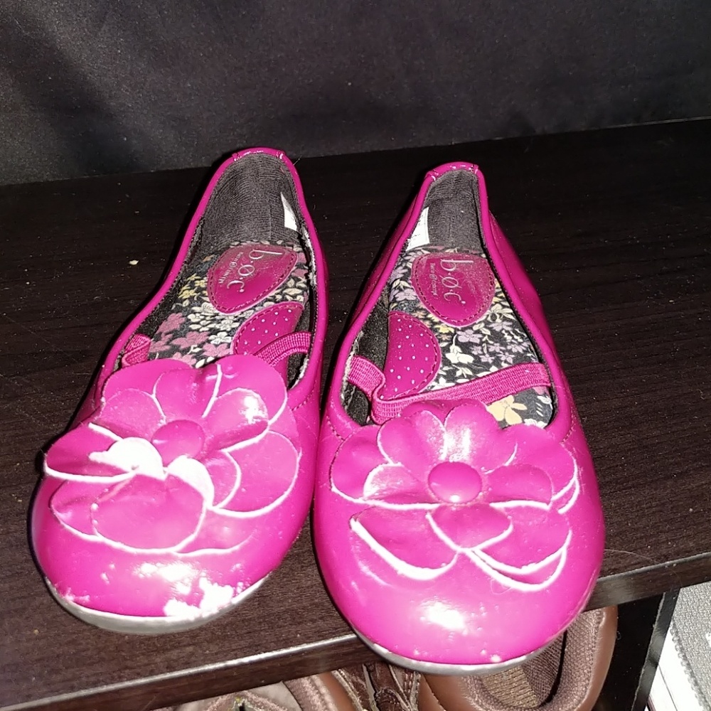 Girls shoes